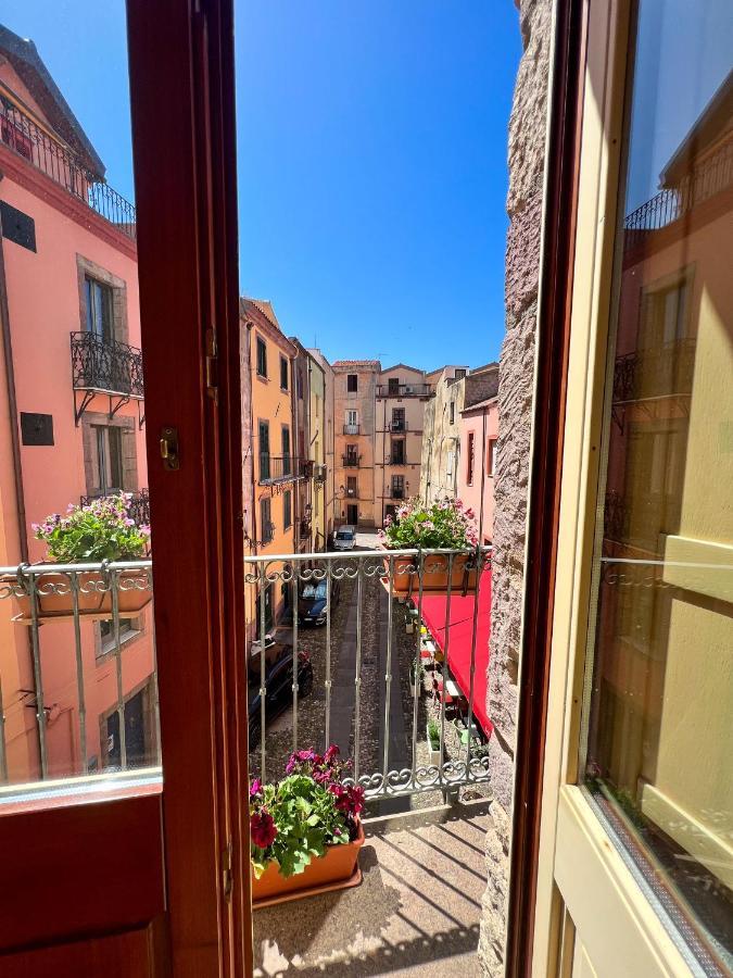 La Vecchia Torre Otel Bosa Oda fotoğraf