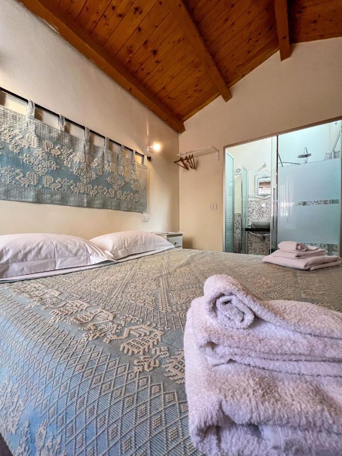 La Vecchia Torre Otel Bosa Dış mekan fotoğraf